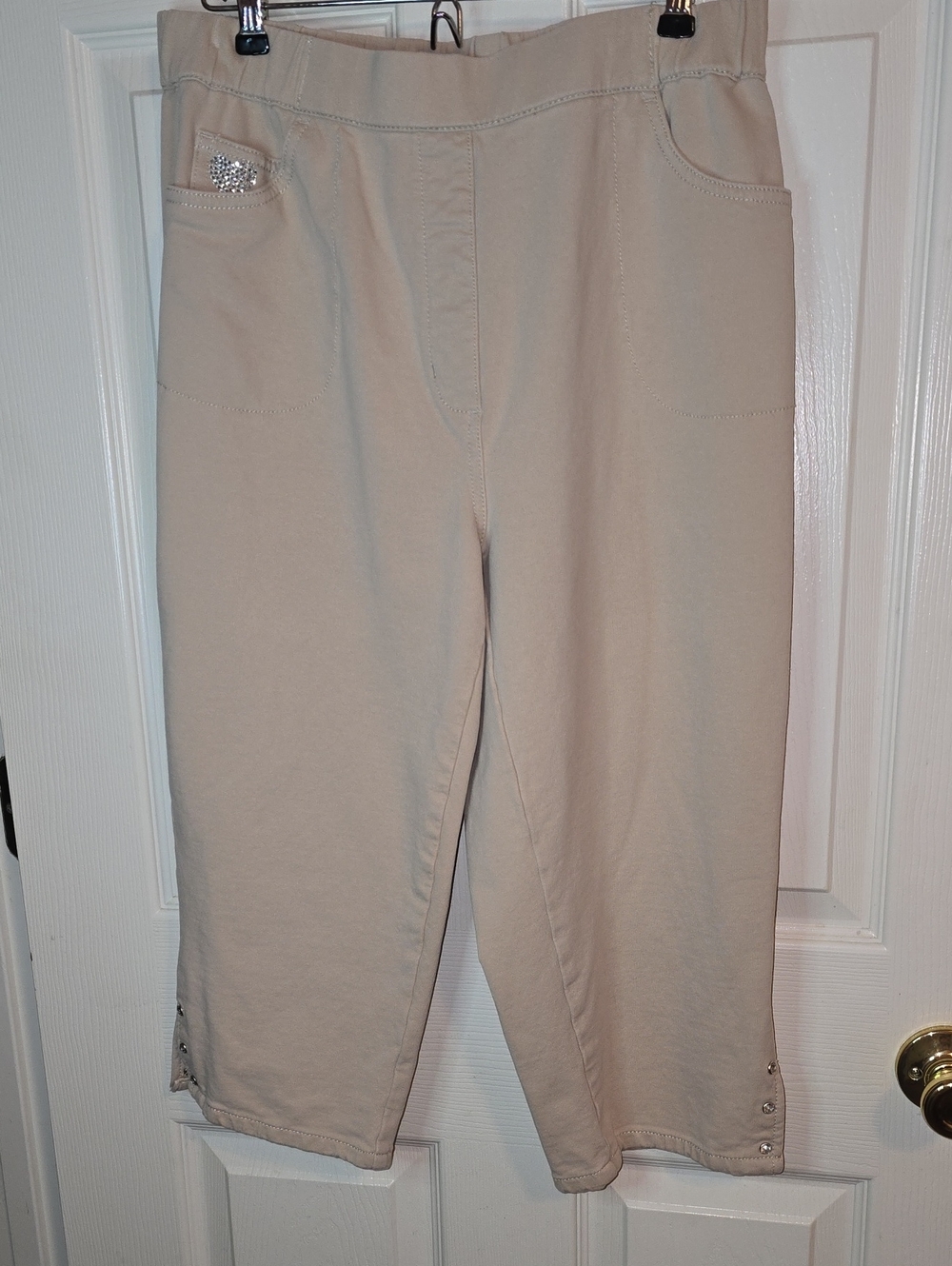 Stretch Pull-On Capri Pants in Light Beige with Rhinestone Accent